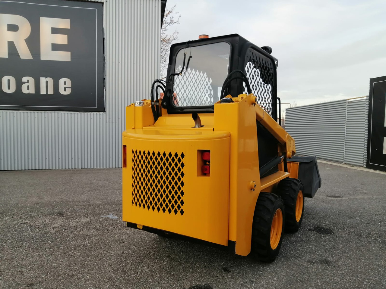 Bobcat Front Loader Ram Italia FM 120 – Hammer Installation - شيول صغير: صورة 3 Bobcat Front Loader Ram Italia FM 120 – Hammer Installation - شيول صغير: صورة 3