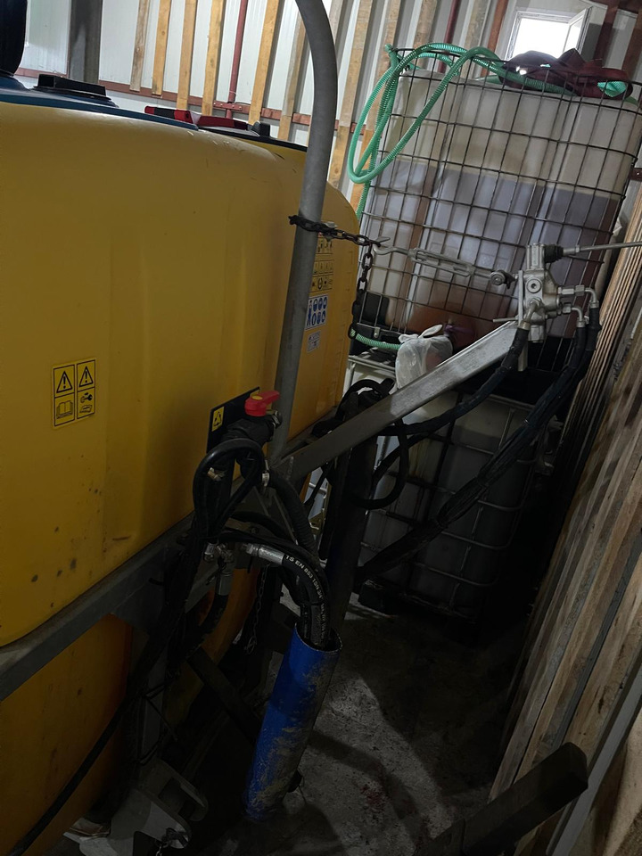 CAFFINI PUNTAROSA 1000 HERBICIDE PUMP - رشاش معلق على جرار: صورة 4 CAFFINI PUNTAROSA 1000 HERBICIDE PUMP - رشاش معلق على جرار: صورة 4