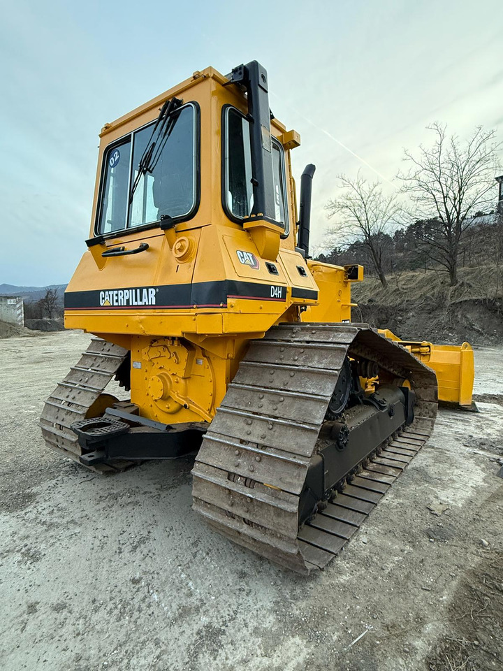 CATERPILLAR D4H BULLDOZER - بلدوزر: صورة 3 CATERPILLAR D4H BULLDOZER - بلدوزر: صورة 3