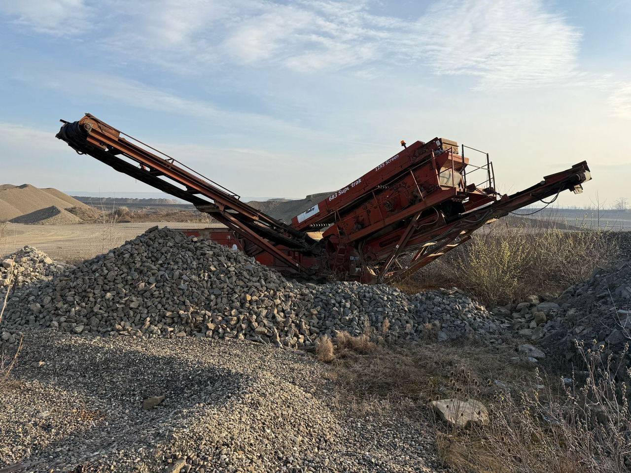 FINLAY 683 SUPERTRAK MOBILE SORTING STATION - آلة فرز: صورة 1 FINLAY 683 SUPERTRAK MOBILE SORTING STATION - آلة فرز: صورة 1