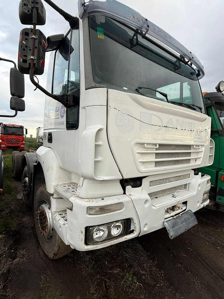 IVECO TRAKKER CHASSIS - شاحنة بهيكل معدني للمقصورة: صورة 2 IVECO TRAKKER CHASSIS - شاحنة بهيكل معدني للمقصورة: صورة 2