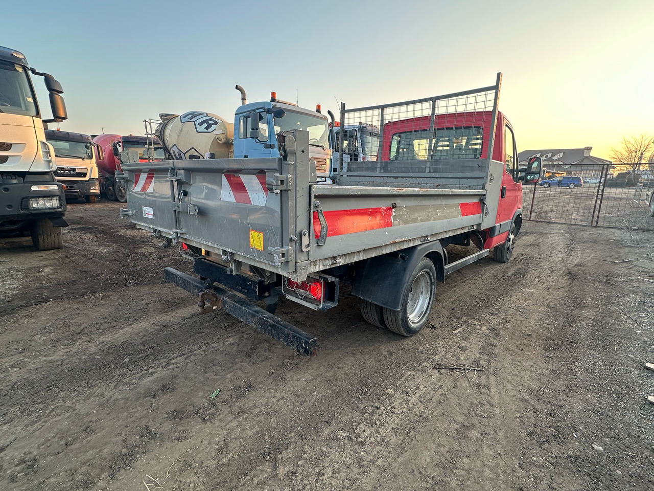 Iveco Daily Van - قلاب صغير: صورة 5 Iveco Daily Van - قلاب صغير: صورة 5