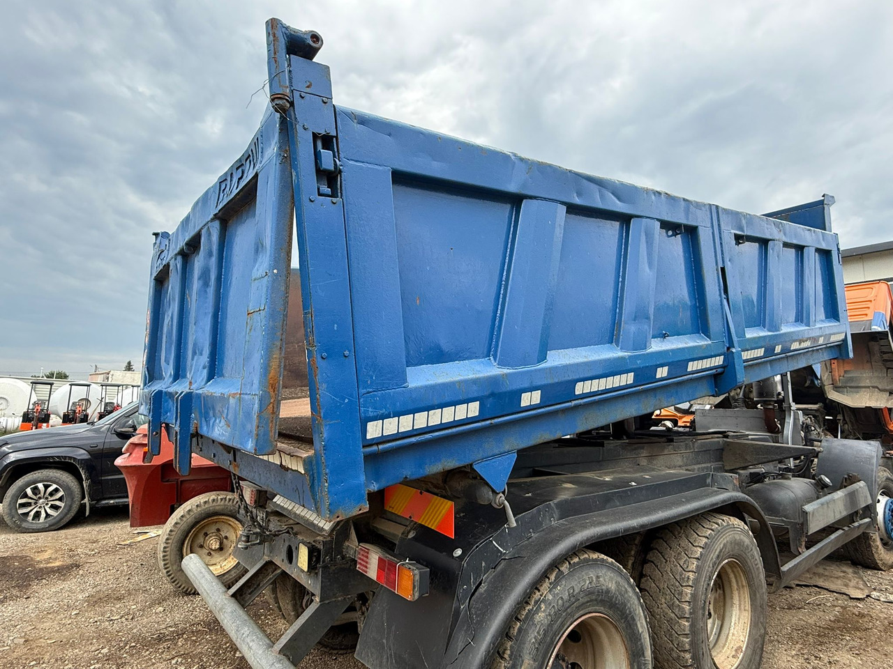 MEILLER TIPPING BUCKET - حاوية قلابة: صورة 1 MEILLER TIPPING BUCKET - حاوية قلابة: صورة 1