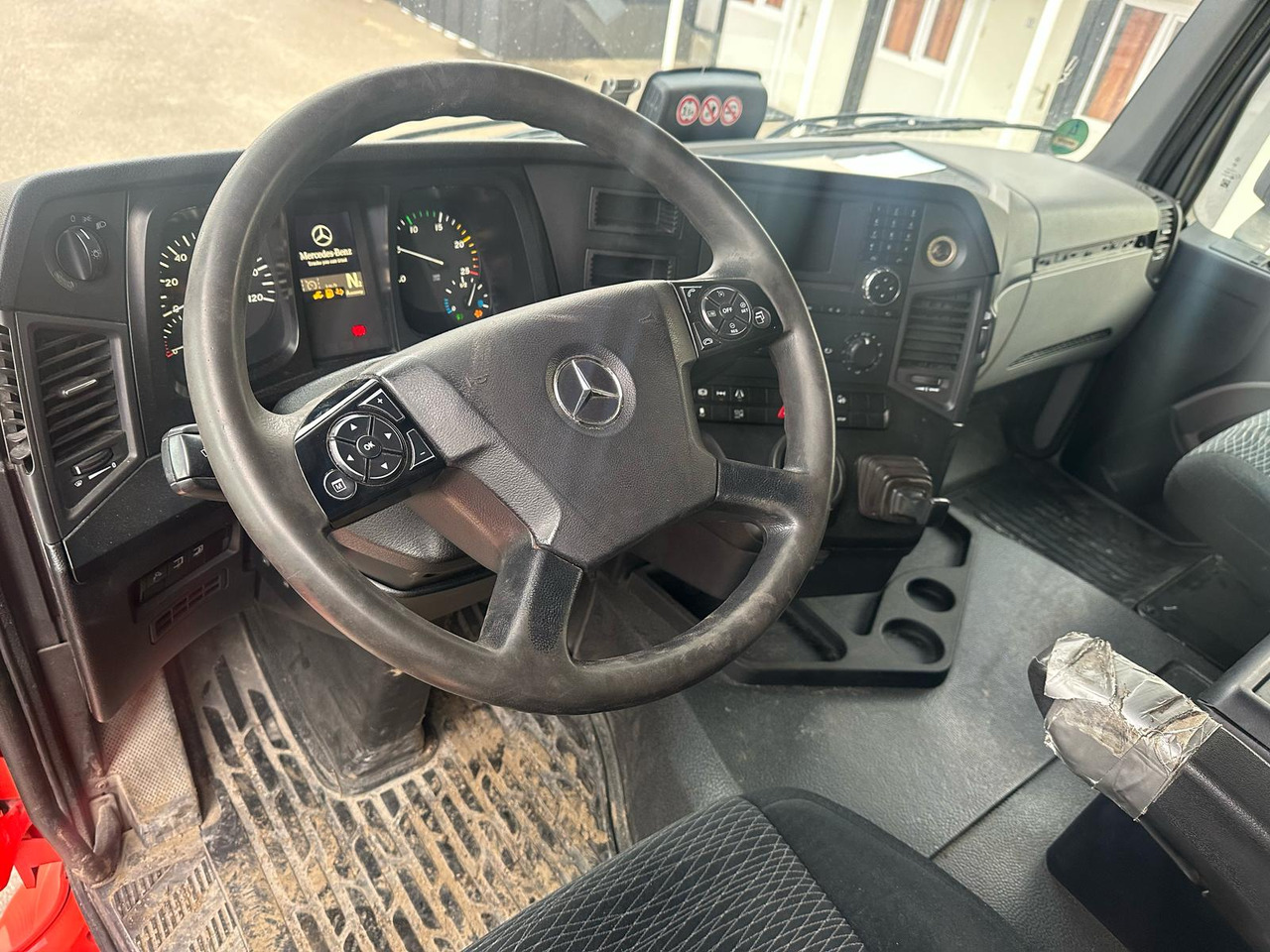 MERCEDES-BENZ ANTOS Tractor head - رأس تريلا: صورة 3 MERCEDES-BENZ ANTOS Tractor head - رأس تريلا: صورة 3