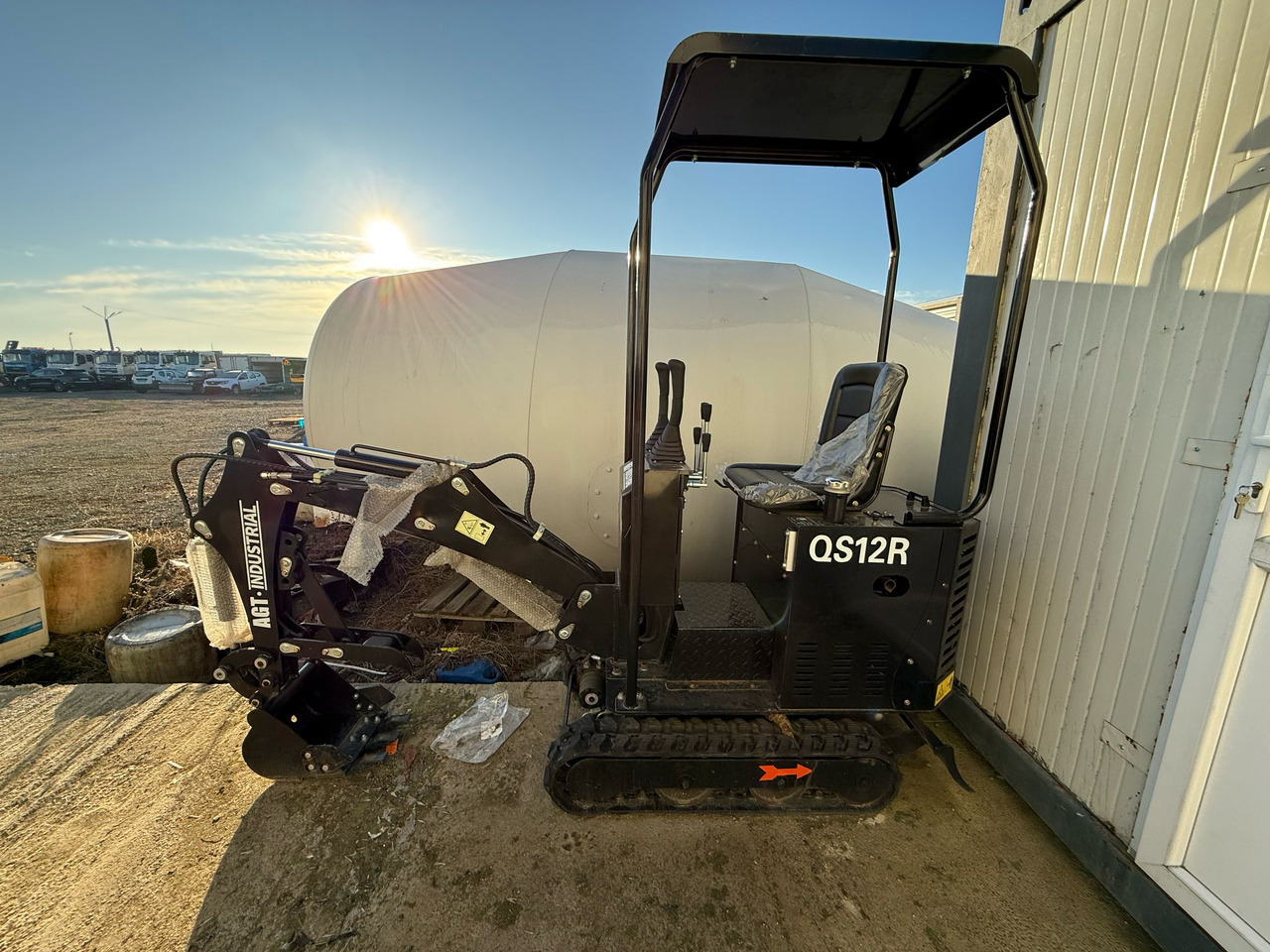 MINIEXCAVATOR JPC H10 - حفار صغير: صورة 3 MINIEXCAVATOR JPC H10 - حفار صغير: صورة 3