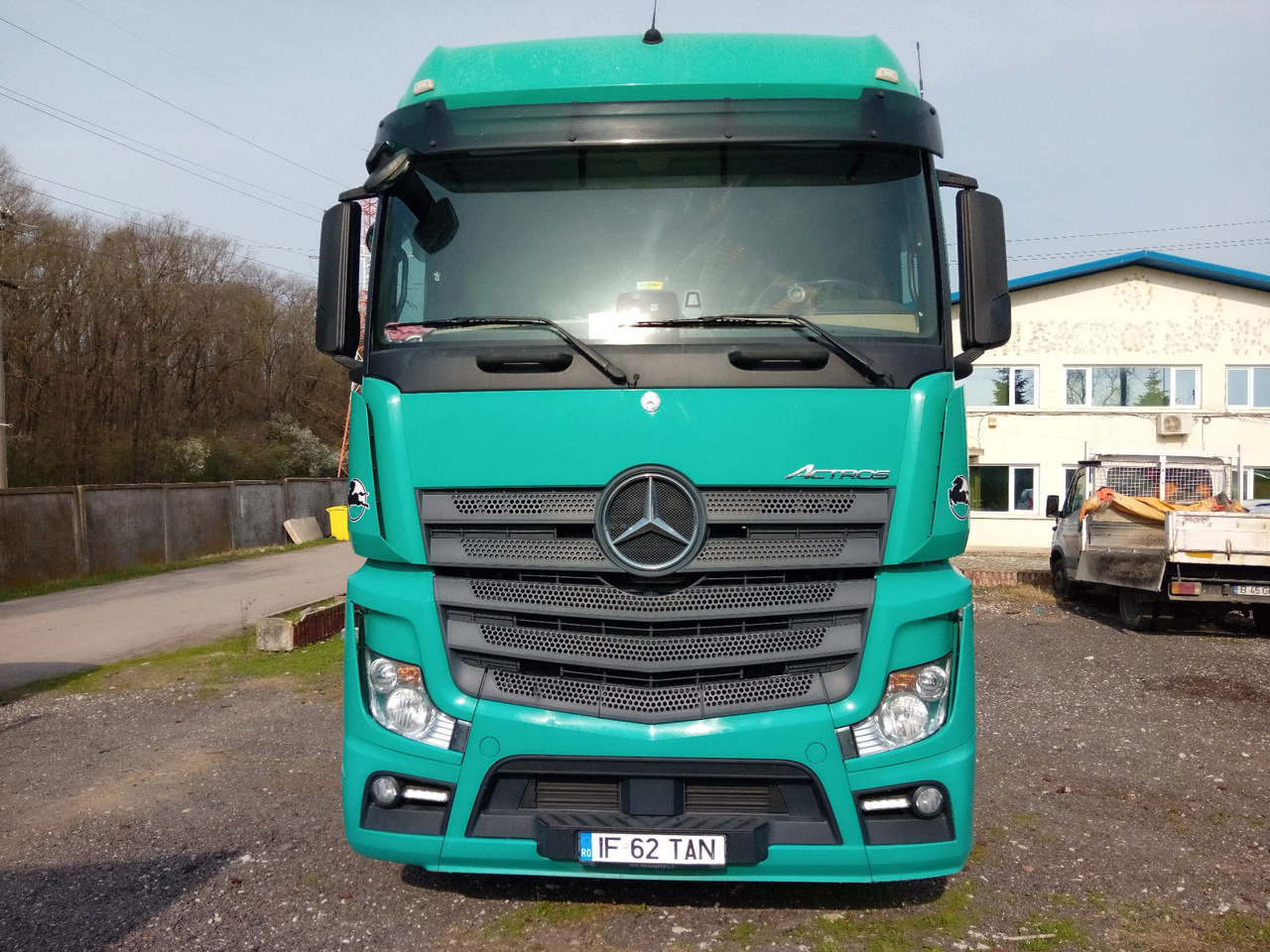 Mercedes-Benz Actros 18.45 - مقطورة السحب: صورة 3 Mercedes-Benz Actros 18.45 - مقطورة السحب: صورة 3