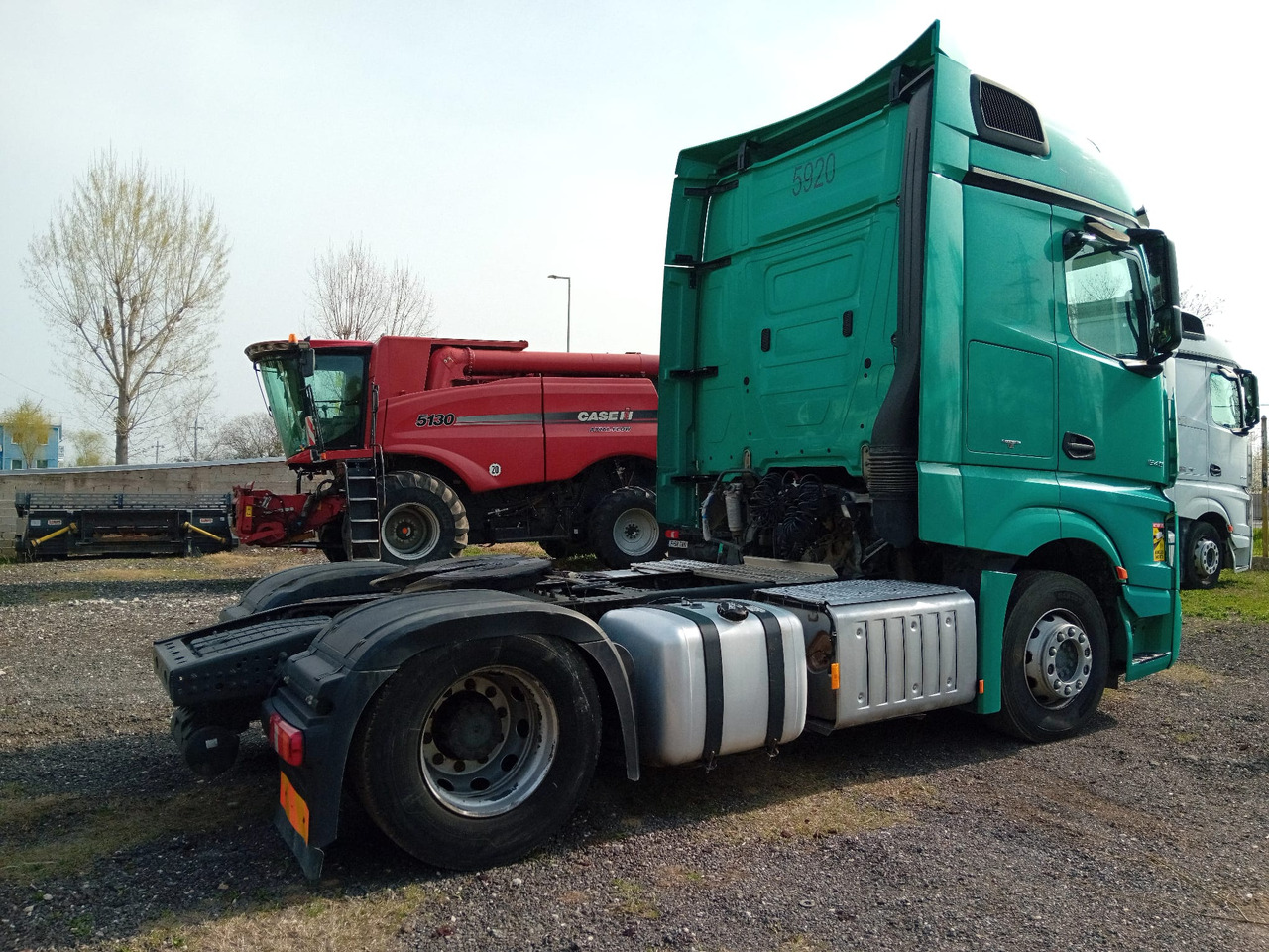 Mercedes-Benz Actros 18.45 - مقطورة السحب: صورة 5 Mercedes-Benz Actros 18.45 - مقطورة السحب: صورة 5