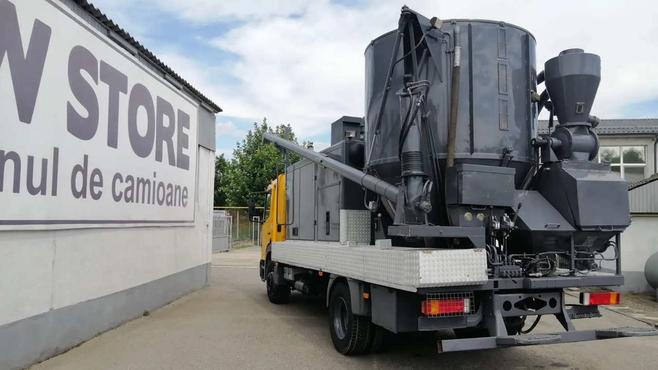 Mercedes-Benz Atego & Gmelin Animal Feed Mill and Mixer/FNC - معدات الماشية: صورة 4 Mercedes-Benz Atego & Gmelin Animal Feed Mill and Mixer/FNC - معدات الماشية: صورة 4