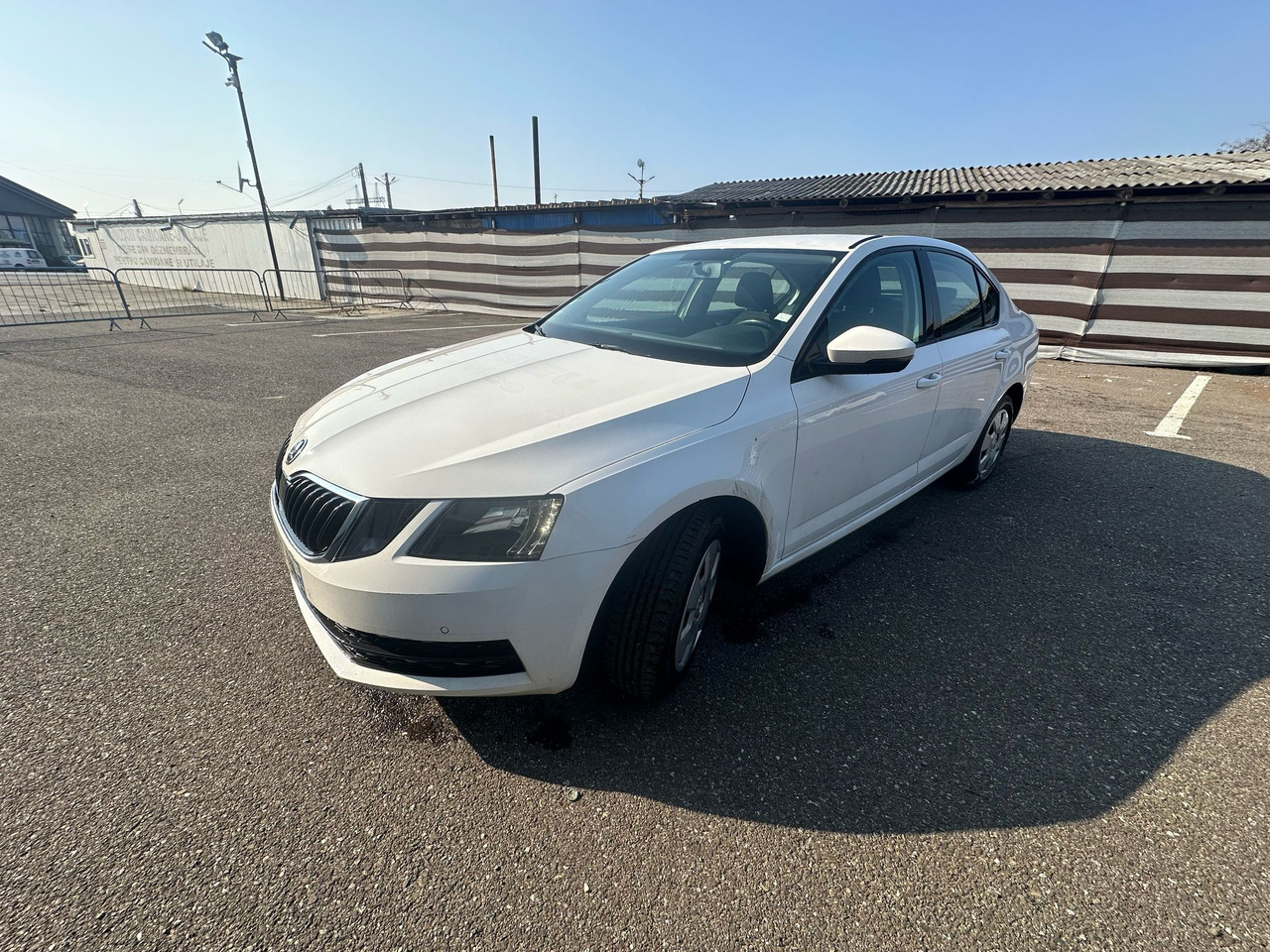 SKODA OCTAVIA - سيدان: صورة 2 SKODA OCTAVIA - سيدان: صورة 2