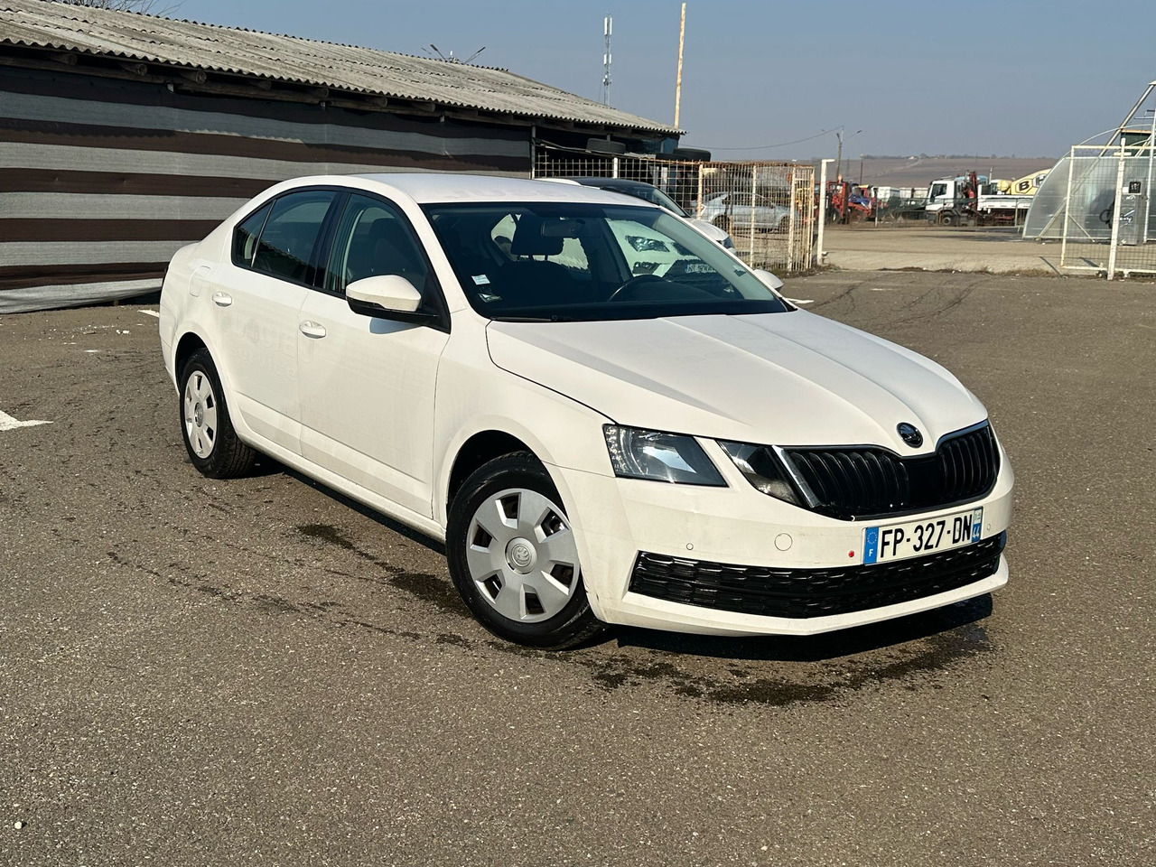 SKODA OCTAVIA - سيدان: صورة 1 SKODA OCTAVIA - سيدان: صورة 1
