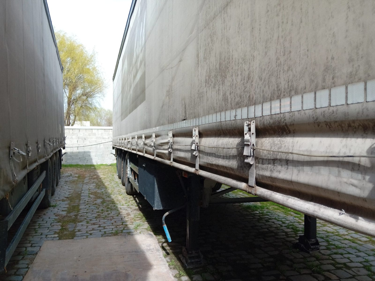 Schmitz S01 Semi-Trailer - نصف مقطورة بستائر جانبية: صورة 5 Schmitz S01 Semi-Trailer - نصف مقطورة بستائر جانبية: صورة 5