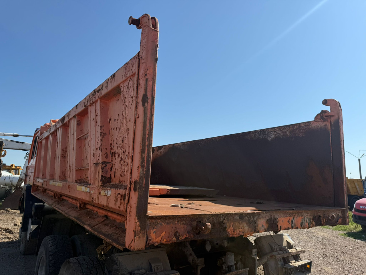 TIPPING BUCKET MEILLER KIPPER - حاوية قلابة: صورة 5 TIPPING BUCKET MEILLER KIPPER - حاوية قلابة: صورة 5