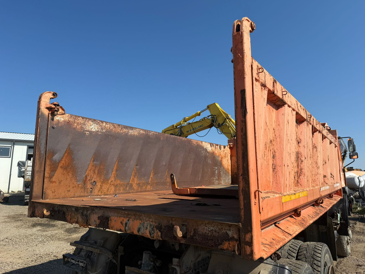 TIPPING BUCKET MEILLER KIPPER - حاوية قلابة: صورة 4 TIPPING BUCKET MEILLER KIPPER - حاوية قلابة: صورة 4