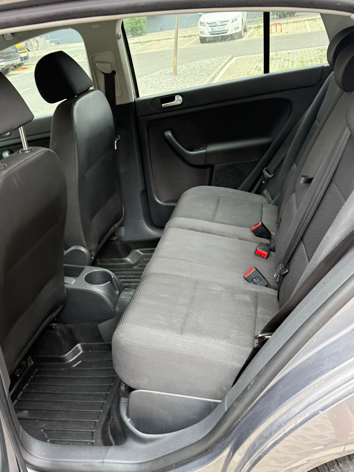 Volkswagen Golf Plus 1.6 TDI - سيارة: صورة 4 Volkswagen Golf Plus 1.6 TDI - سيارة: صورة 4