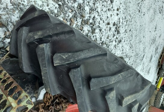 14.9R28 rengas - Valtra - إطارات - جرار: صورة 3 14.9R28 rengas - Valtra - إطارات - جرار: صورة 3