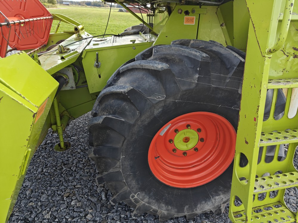 Claas Dominator 58S, 6-sylinterinen Hydraulinen torvi, ruumenlevitin, katso video! - حصادة: صورة 5 Claas Dominator 58S, 6-sylinterinen Hydraulinen torvi, ruumenlevitin, katso video! - حصادة: صورة 5