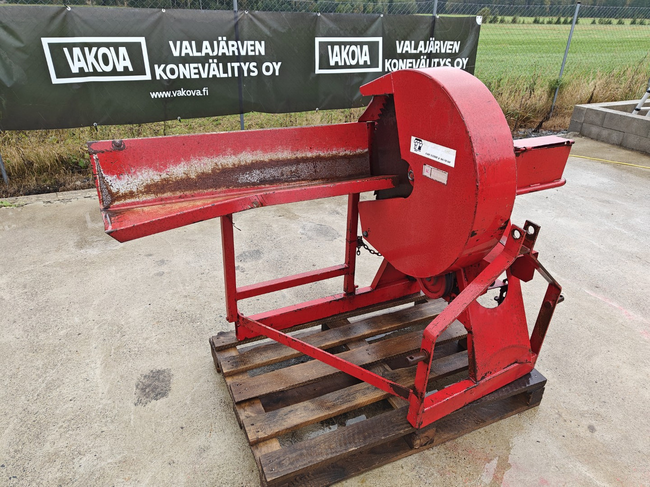 Hakki Klapisirkkeli - آلة تقطيع الخشب: صورة 1 Hakki Klapisirkkeli - آلة تقطيع الخشب: صورة 1