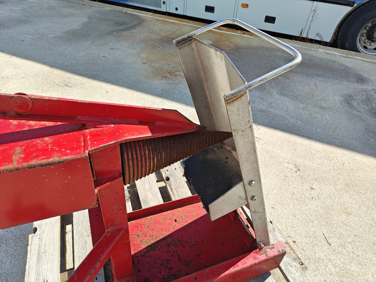 Halkaisukaira traktoriin - آلة تقطيع الخشب: صورة 5 Halkaisukaira traktoriin - آلة تقطيع الخشب: صورة 5