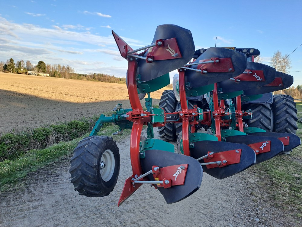 KVERNELAND 150S paluuaurat, 4-siipiset kiekkoleikkureilla ja kuorimilla - محراث: صورة 2 KVERNELAND 150S paluuaurat, 4-siipiset kiekkoleikkureilla ja kuorimilla - محراث: صورة 2