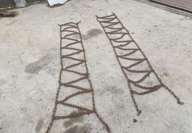 Kuorma-auton piikkiketjupari P250cm, L45cm - أجزاء الهيكل السفلي - شاحنة: صورة 1 Kuorma-auton piikkiketjupari P250cm, L45cm - أجزاء الهيكل السفلي - شاحنة: صورة 1