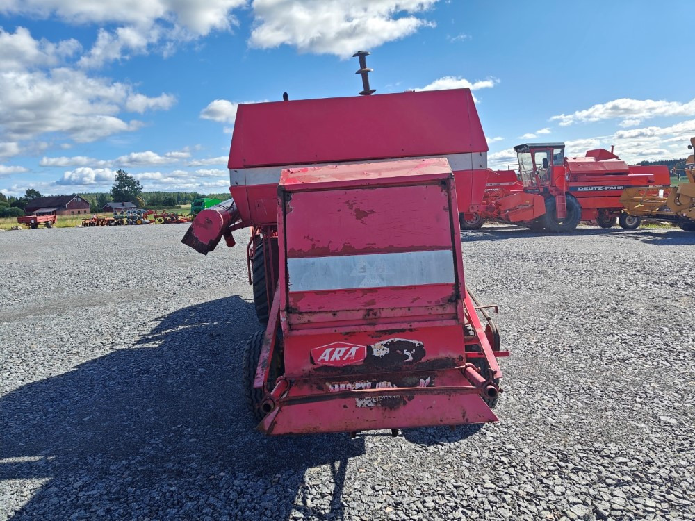 Massey Ferguson 187 Katso video! - حصادة: صورة 3 Massey Ferguson 187 Katso video! - حصادة: صورة 3