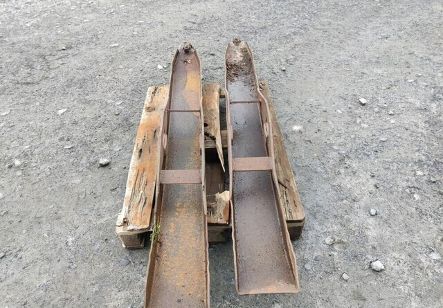 Metsäreen jalakset - معدات الغابات: صورة 2 Metsäreen jalakset - معدات الغابات: صورة 2