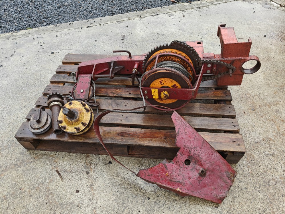 Remet Traktorivinssi - korjattavaksi - آلة تقطيع الخشب: صورة 3 Remet Traktorivinssi - korjattavaksi - آلة تقطيع الخشب: صورة 3