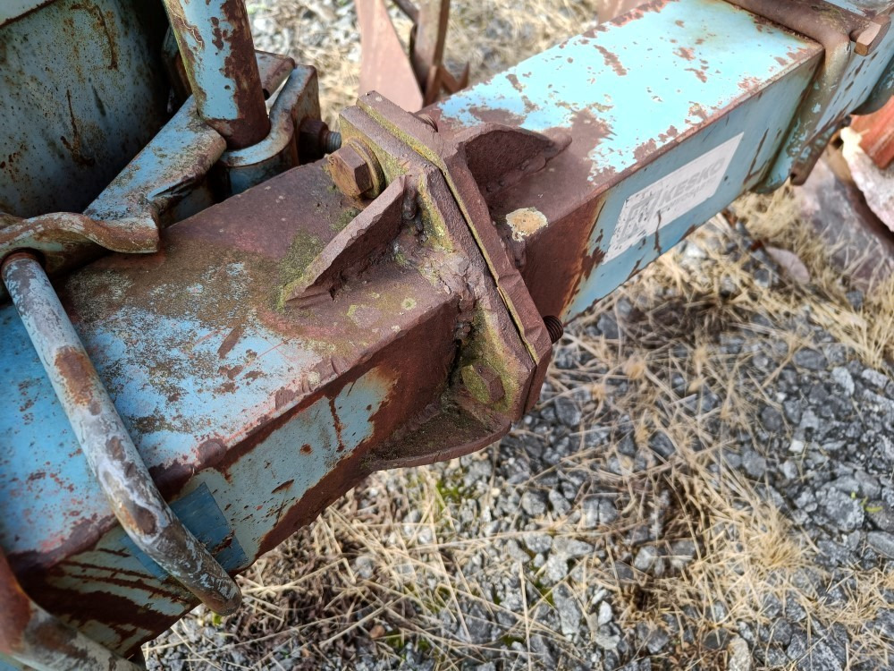 محراث Sarka-aura Fiskars 3-siipinen Automaattilaukaisu, kiekkoleikkurit: صورة 23 محراث Sarka-aura Fiskars 3-siipinen Automaattilaukaisu, kiekkoleikkurit: صورة 23