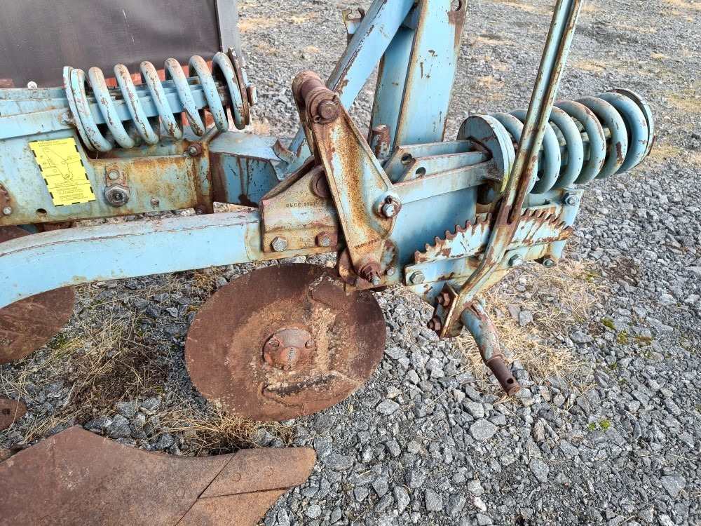 محراث Sarka-aura Fiskars 3-siipinen Automaattilaukaisu, kiekkoleikkurit: صورة 24 محراث Sarka-aura Fiskars 3-siipinen Automaattilaukaisu, kiekkoleikkurit: صورة 24