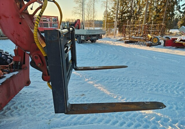 Trukkipiikit - hydraulinen sivusiirto ja levitys - VIDEO - مشعبات: صورة 4 Trukkipiikit - hydraulinen sivusiirto ja levitys - VIDEO - مشعبات: صورة 4