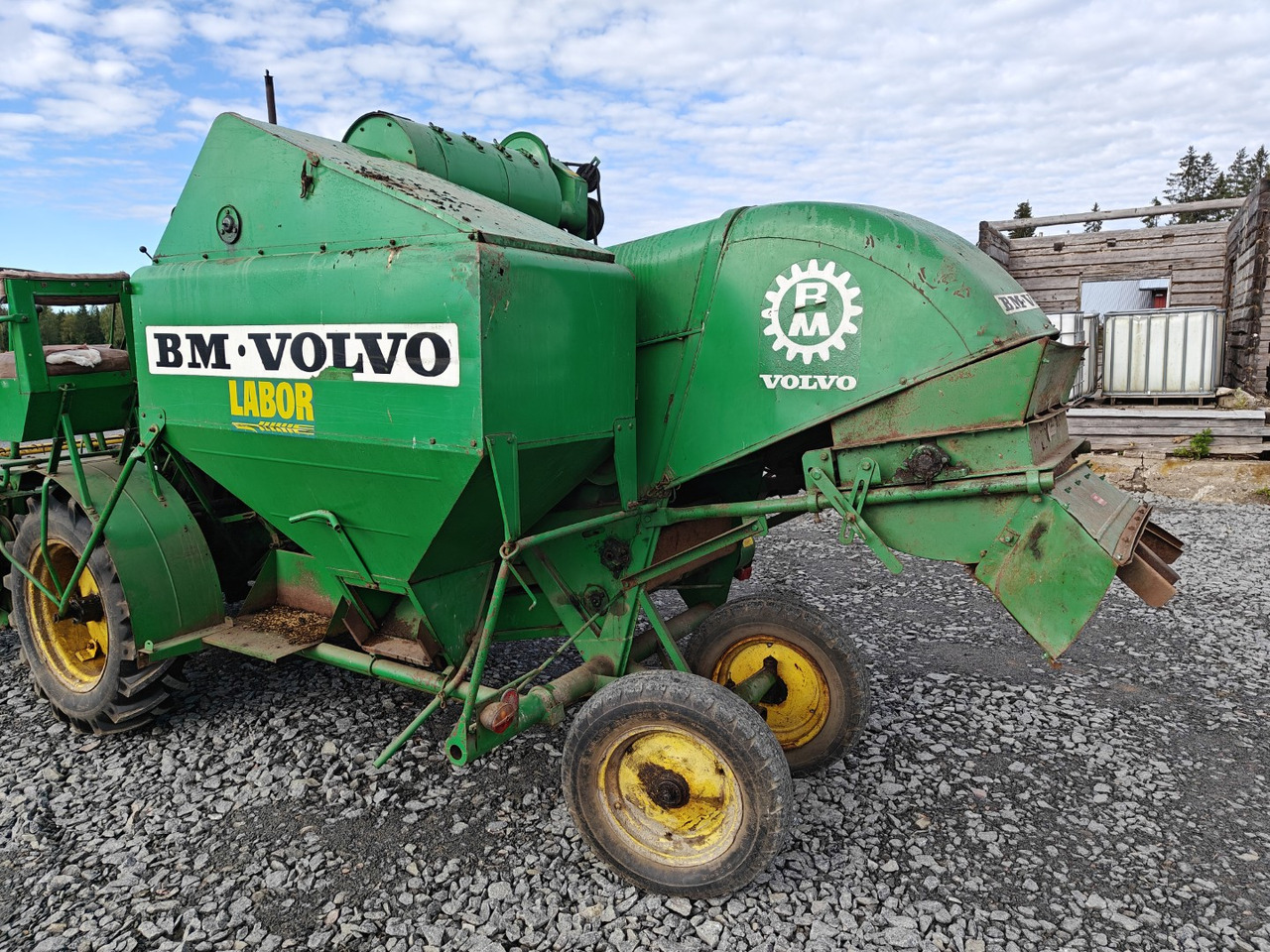 Volvo BM ST257 leikkuupuimuri työleveys 190cm, vaikka koeruutupuimuriksi, katso video! - حصادة: صورة 5 Volvo BM ST257 leikkuupuimuri työleveys 190cm, vaikka koeruutupuimuriksi, katso video! - حصادة: صورة 5