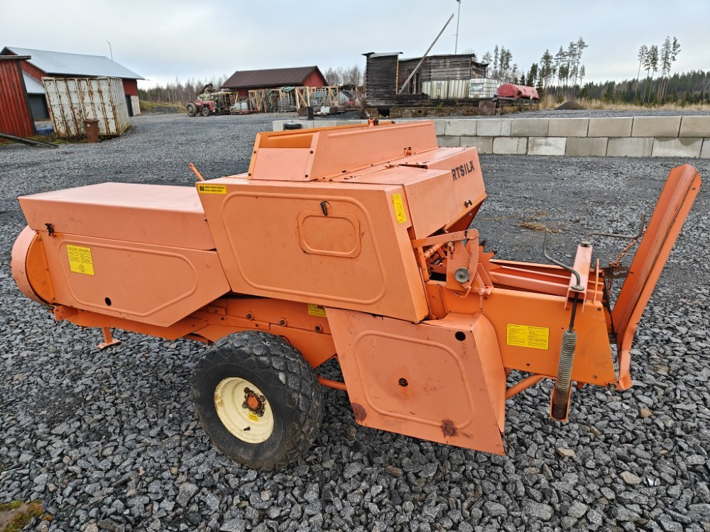 Wärtsilä Rivierra Casalis PHP150 - آلة بالات مربعة: صورة 4 Wärtsilä Rivierra Casalis PHP150 - آلة بالات مربعة: صورة 4