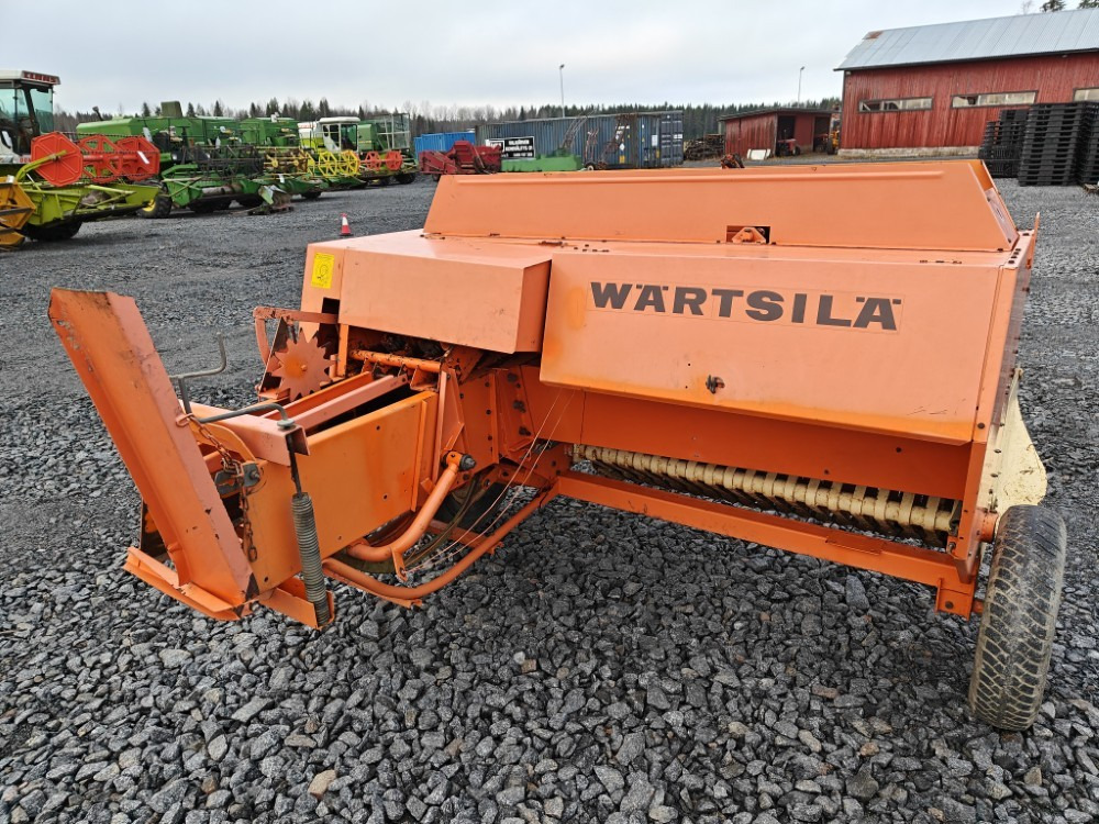 Wärtsilä Rivierra Casalis PHP150 - آلة بالات مربعة: صورة 3 Wärtsilä Rivierra Casalis PHP150 - آلة بالات مربعة: صورة 3