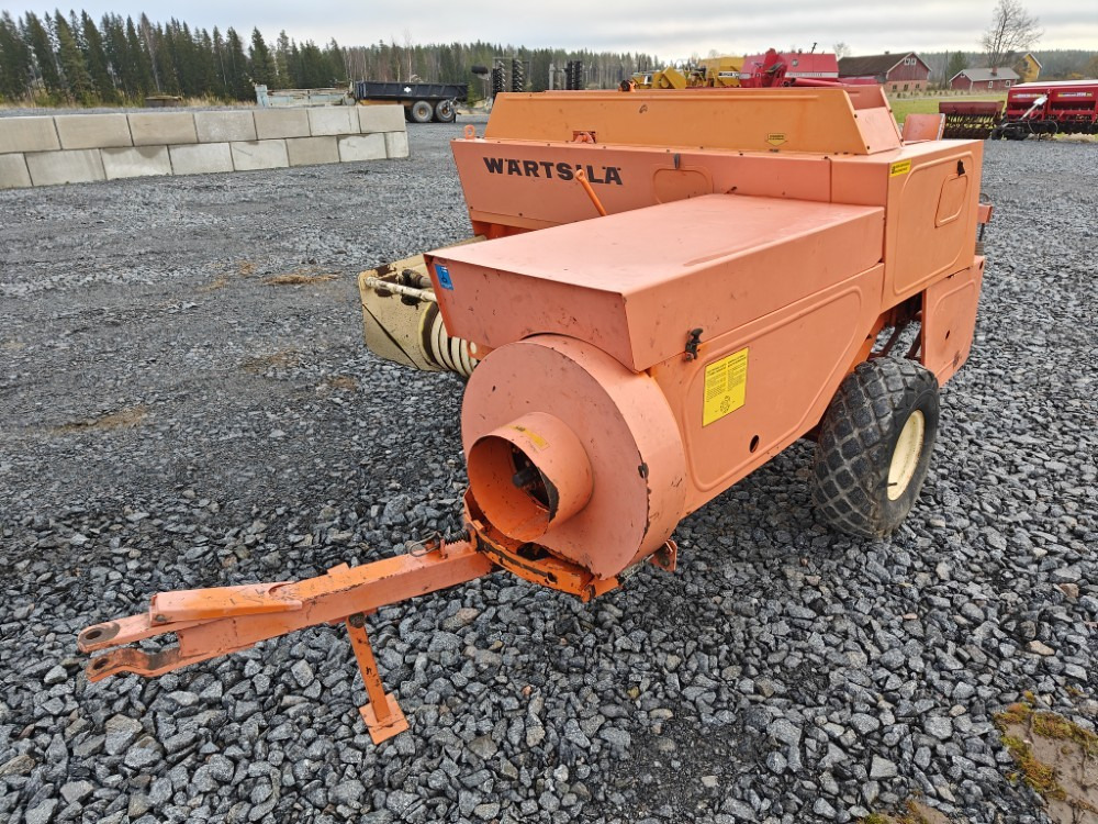 Wärtsilä Rivierra Casalis PHP150 - آلة بالات مربعة: صورة 5 Wärtsilä Rivierra Casalis PHP150 - آلة بالات مربعة: صورة 5