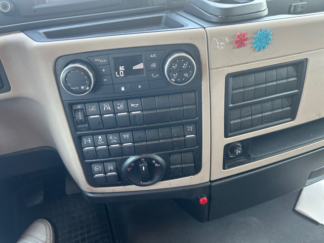 MAN TGX 26.470 6X2-4 BL tandem - شاحنة ذات ستائر جانبية: صورة 2 MAN TGX 26.470 6X2-4 BL tandem - شاحنة ذات ستائر جانبية: صورة 2