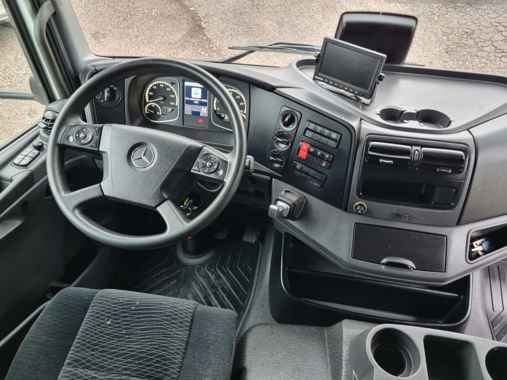 Interior photo 1: تأجير Mercedes-Benz ATEGO 1323 4x4 + Carrier  EXPEDITION CAMPER  Mercedes-Benz ATEGO 1323 4x4 + Carrier  EXPEDITION CAMPER