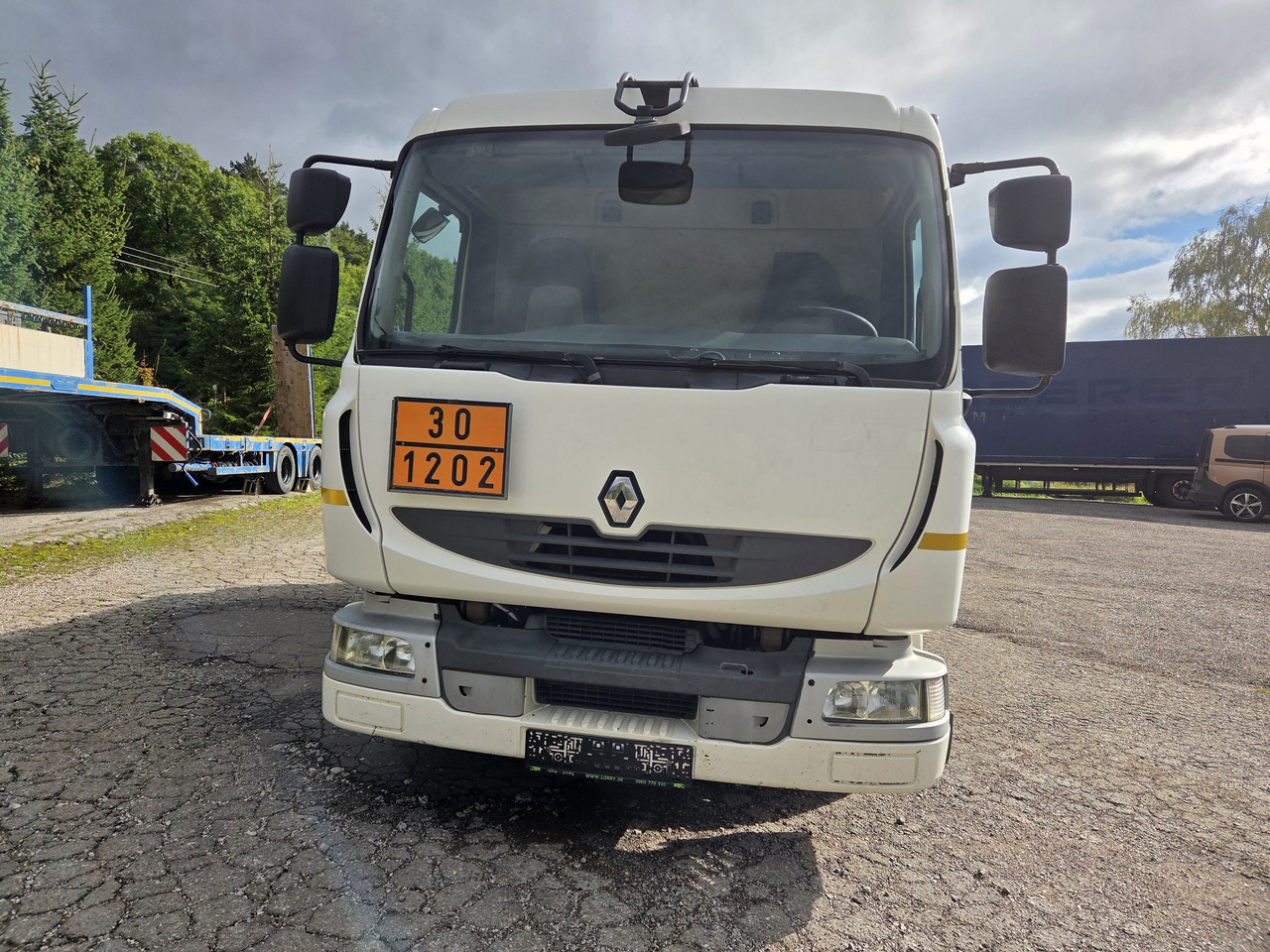 RENAULT MIDLUM 180.10 diesel tanker + dispensing + print - شاحنة صهريج: صورة 2 RENAULT MIDLUM 180.10 diesel tanker + dispensing + print - شاحنة صهريج: صورة 2