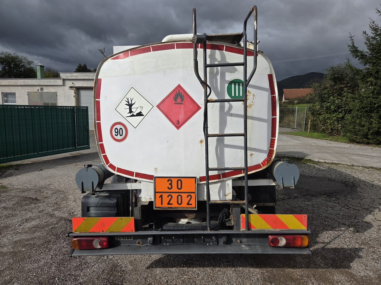 RENAULT MIDLUM 180.10 diesel tanker + dispensing + print - شاحنة صهريج: صورة 5 RENAULT MIDLUM 180.10 diesel tanker + dispensing + print - شاحنة صهريج: صورة 5