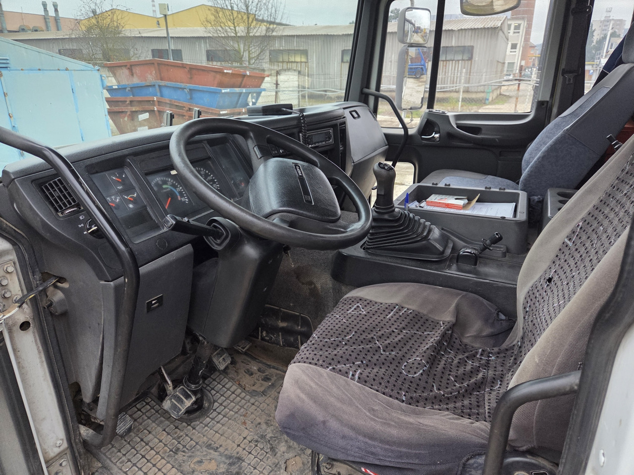 VOLVO FL6 - 250 chain container system telescop - شاحنة لودر انزلاقي: صورة 5 VOLVO FL6 - 250 chain container system telescop - شاحنة لودر انزلاقي: صورة 5