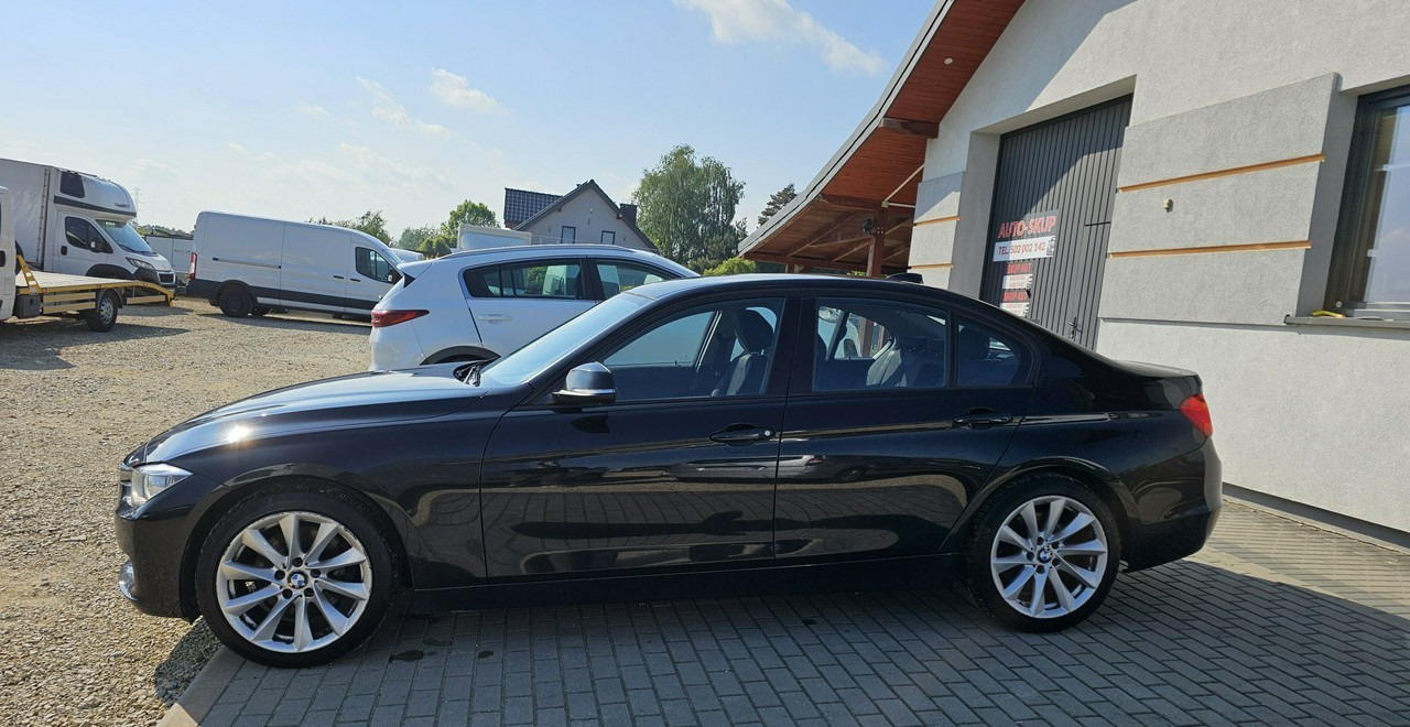 BMW SERIA 3 V (F30/F31/F34) BMW SERIA 3 BMW 330D xDrive ładny stan 4x4 sedan - سيارة: صورة 4 BMW SERIA 3 V (F30/F31/F34) BMW SERIA 3 BMW 330D xDrive ładny stan 4x4 sedan - سيارة: صورة 4