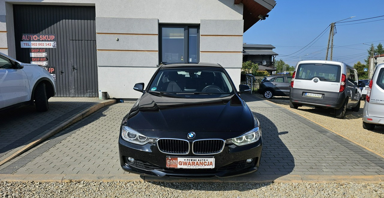 BMW SERIA 3 V (F30/F31/F34) BMW SERIA 3 BMW 330D xDrive ładny stan 4x4 sedan - سيارة: صورة 2 BMW SERIA 3 V (F30/F31/F34) BMW SERIA 3 BMW 330D xDrive ładny stan 4x4 sedan - سيارة: صورة 2