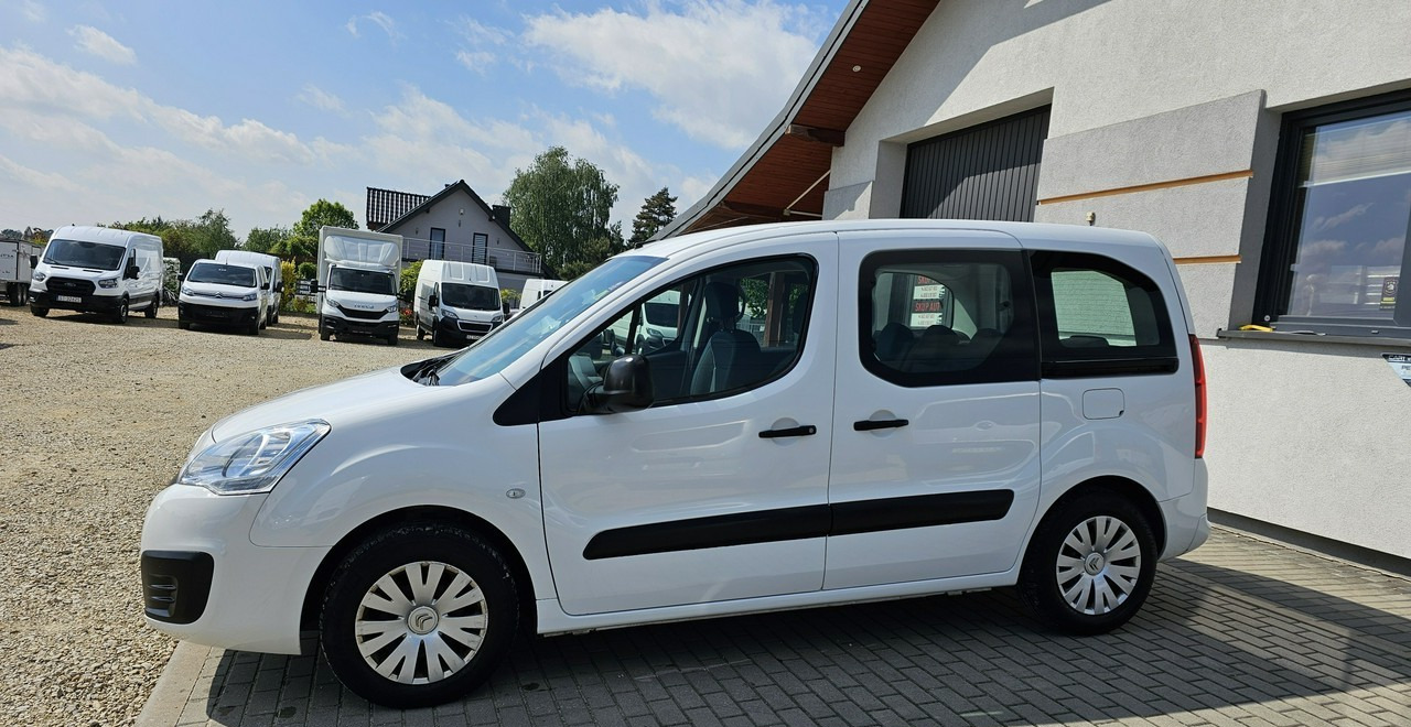 Peugeot Partner II 5 -osobowy - سيارة: صورة 5 Peugeot Partner II 5 -osobowy - سيارة: صورة 5