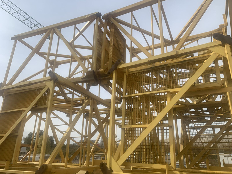 Liebherr 120HC TOWERS - رافعة برجية: صورة 1 Liebherr 120HC TOWERS - رافعة برجية: صورة 1