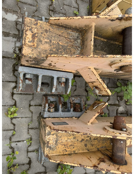Liebherr 185/200HC Undercarriage 6x6 + 2x A block - رافعة برجية: صورة 2 Liebherr 185/200HC Undercarriage 6x6 + 2x A block - رافعة برجية: صورة 2