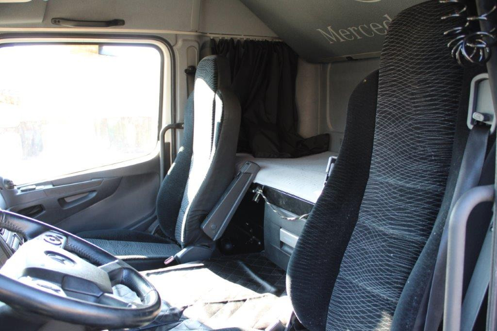 شاحنة ذات ستائر جانبية Mercedes-Benz Atego 1223: صورة 5
