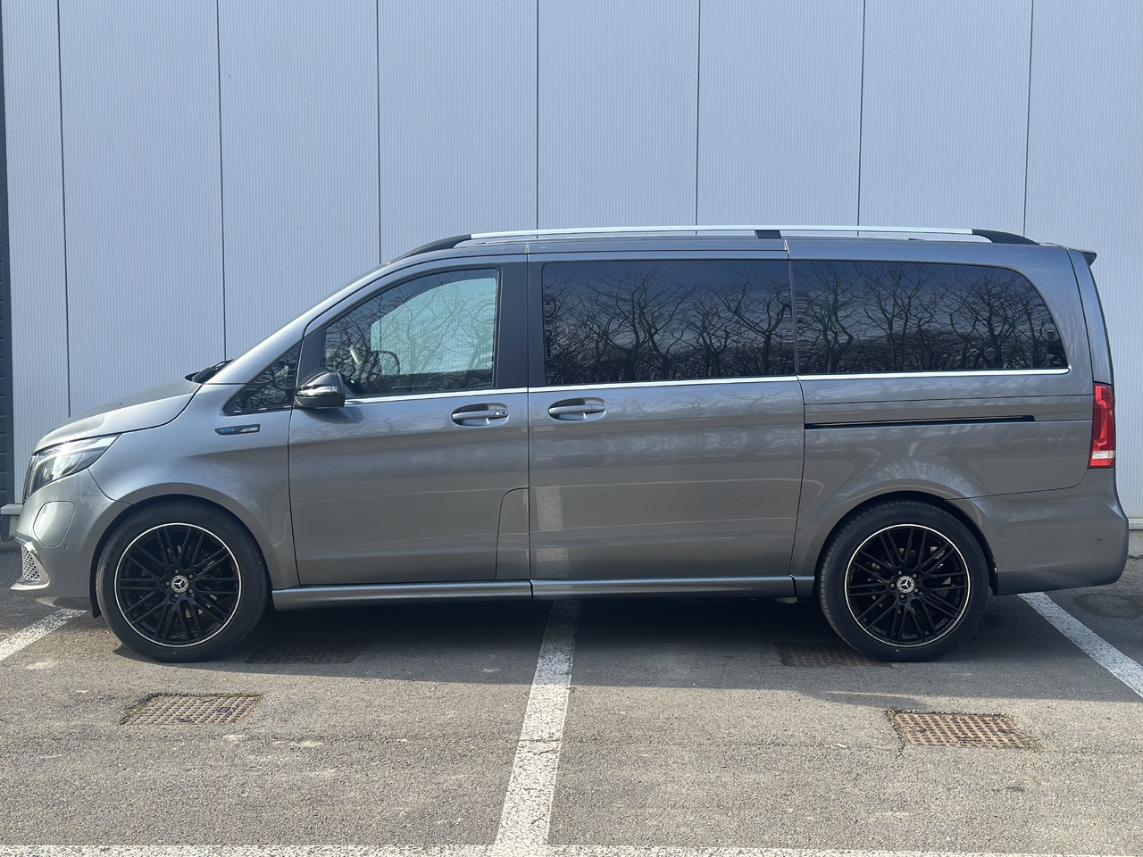 Mercedes EQV 300 - حافلة صغيرة, حافلة كهربائية: صورة 4 Mercedes EQV 300 - حافلة صغيرة, حافلة كهربائية: صورة 4