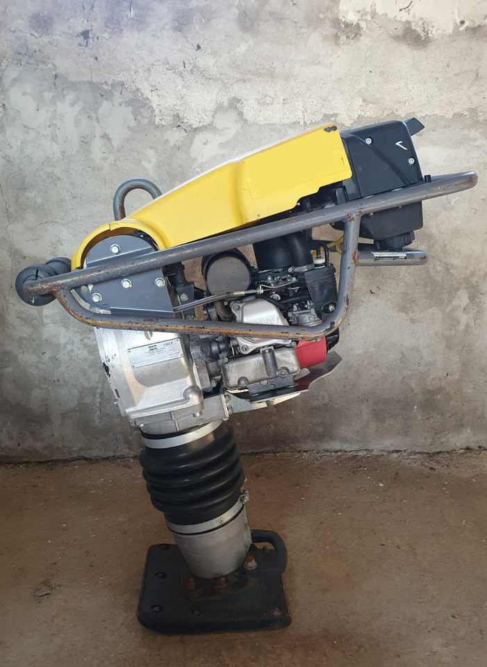 ATLAS Copco LT7000 - آلة الدك: صورة 1 ATLAS Copco LT7000 - آلة الدك: صورة 1