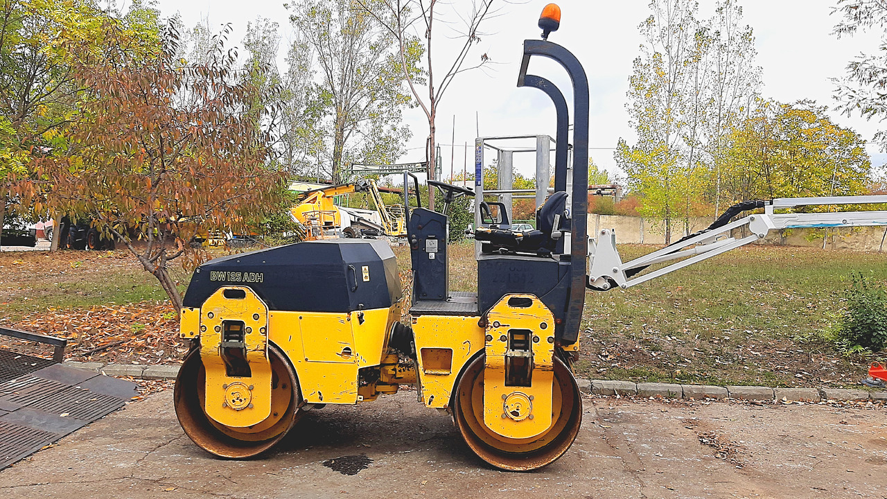 BOMAG BW 125 ADH - بكرة أسطوانية صغيرة: صورة 4 BOMAG BW 125 ADH - بكرة أسطوانية صغيرة: صورة 4