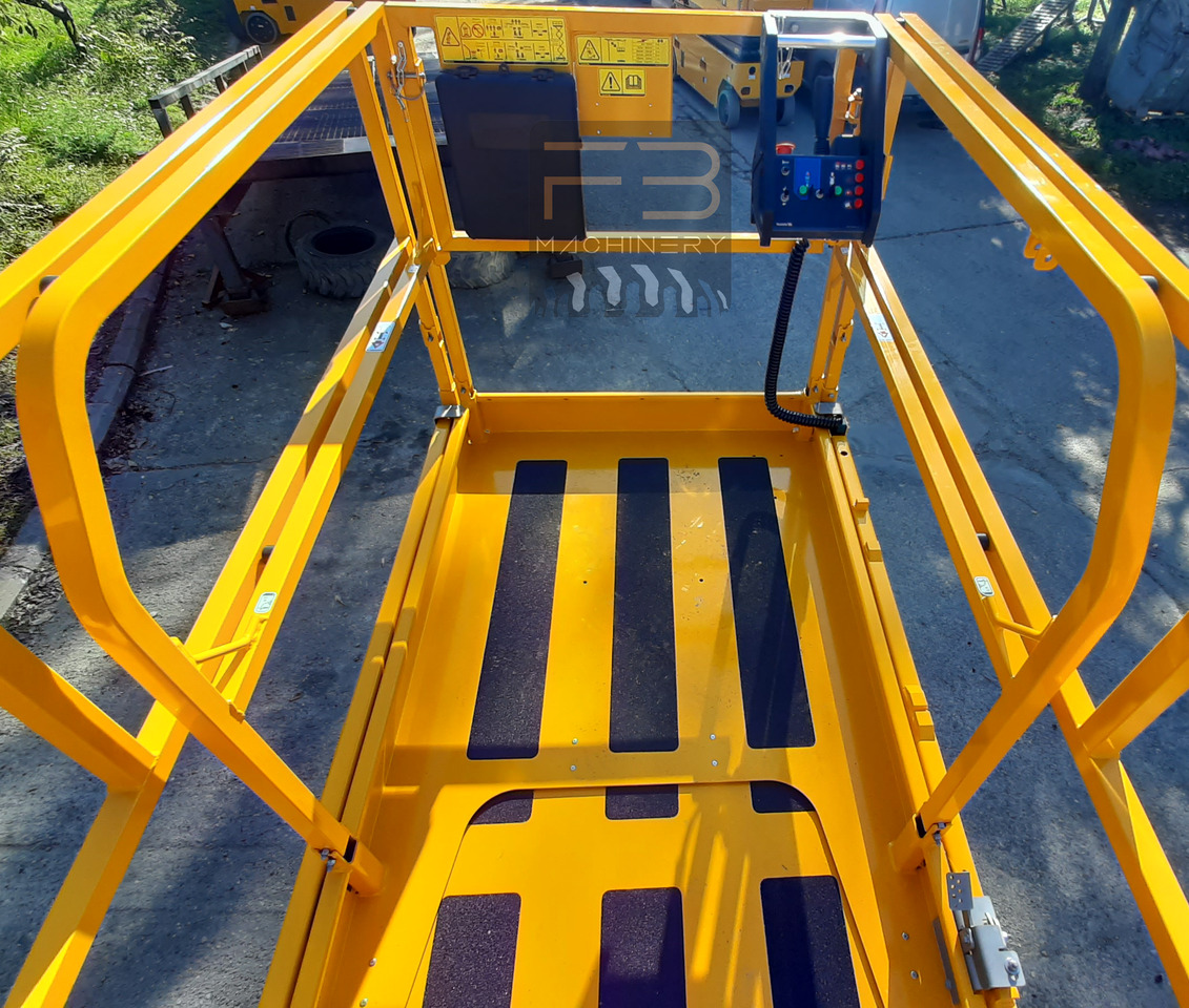 Compact 12 - مرفاع مقصي: صورة 5 Compact 12 - مرفاع مقصي: صورة 5