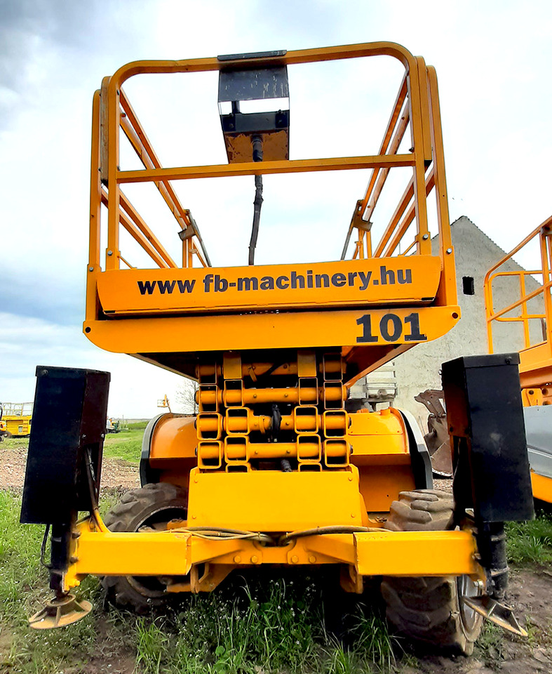 HAULOTTE Compact 12 DX - مرفاع مقصي: صورة 2 HAULOTTE Compact 12 DX - مرفاع مقصي: صورة 2